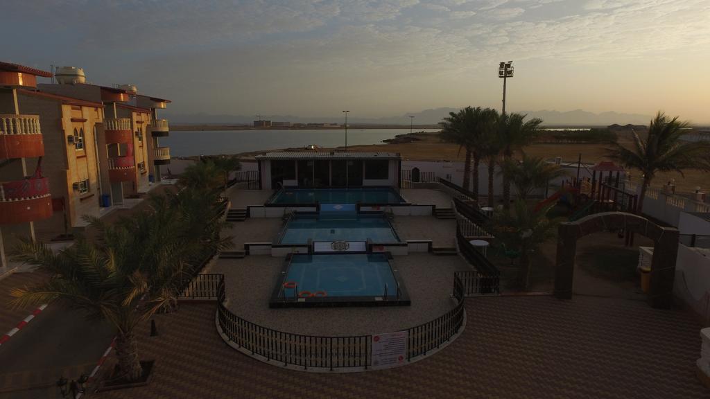 Al Ahmadi Plaza Resort Yanbu Exterior photo
