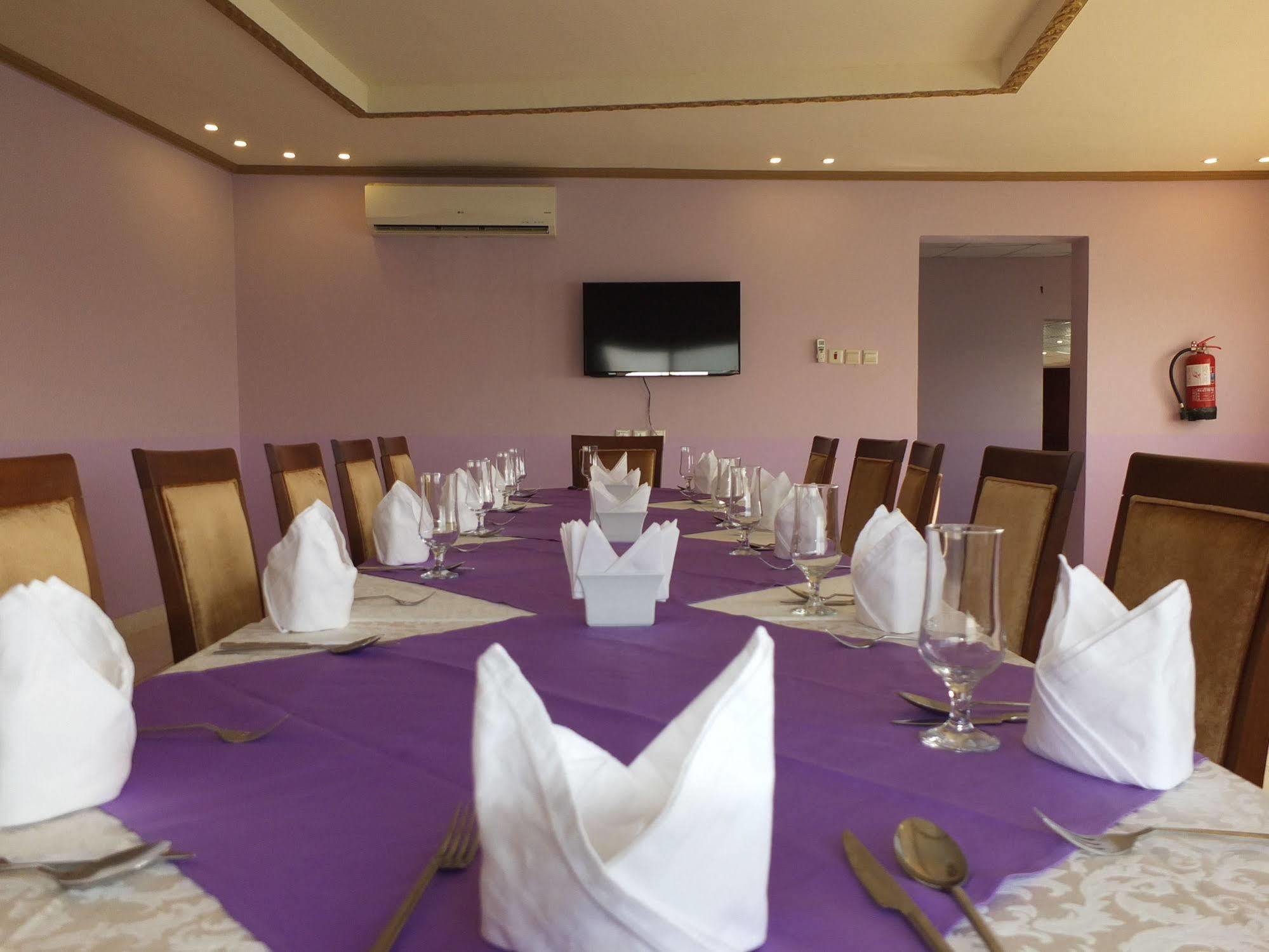 Al Ahmadi Plaza Resort Yanbu Exterior photo