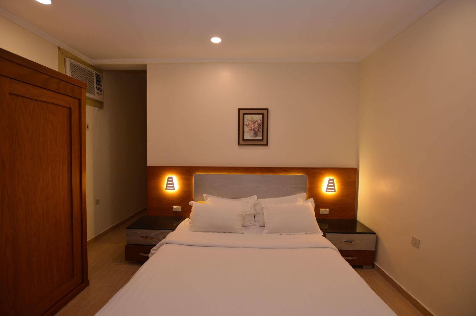 Al Ahmadi Plaza Resort Yanbu Exterior photo