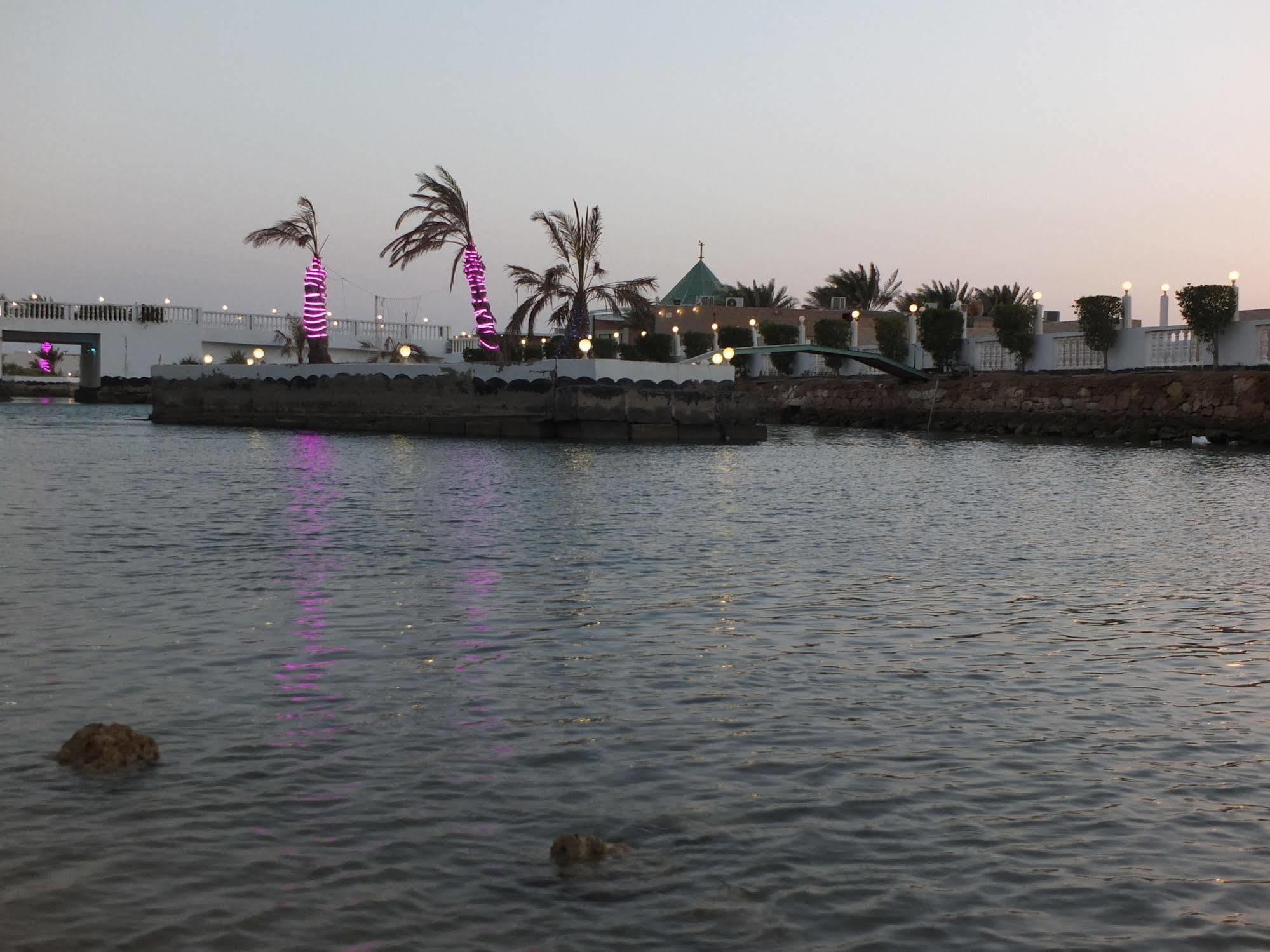 Al Ahmadi Plaza Resort Yanbu Exterior photo