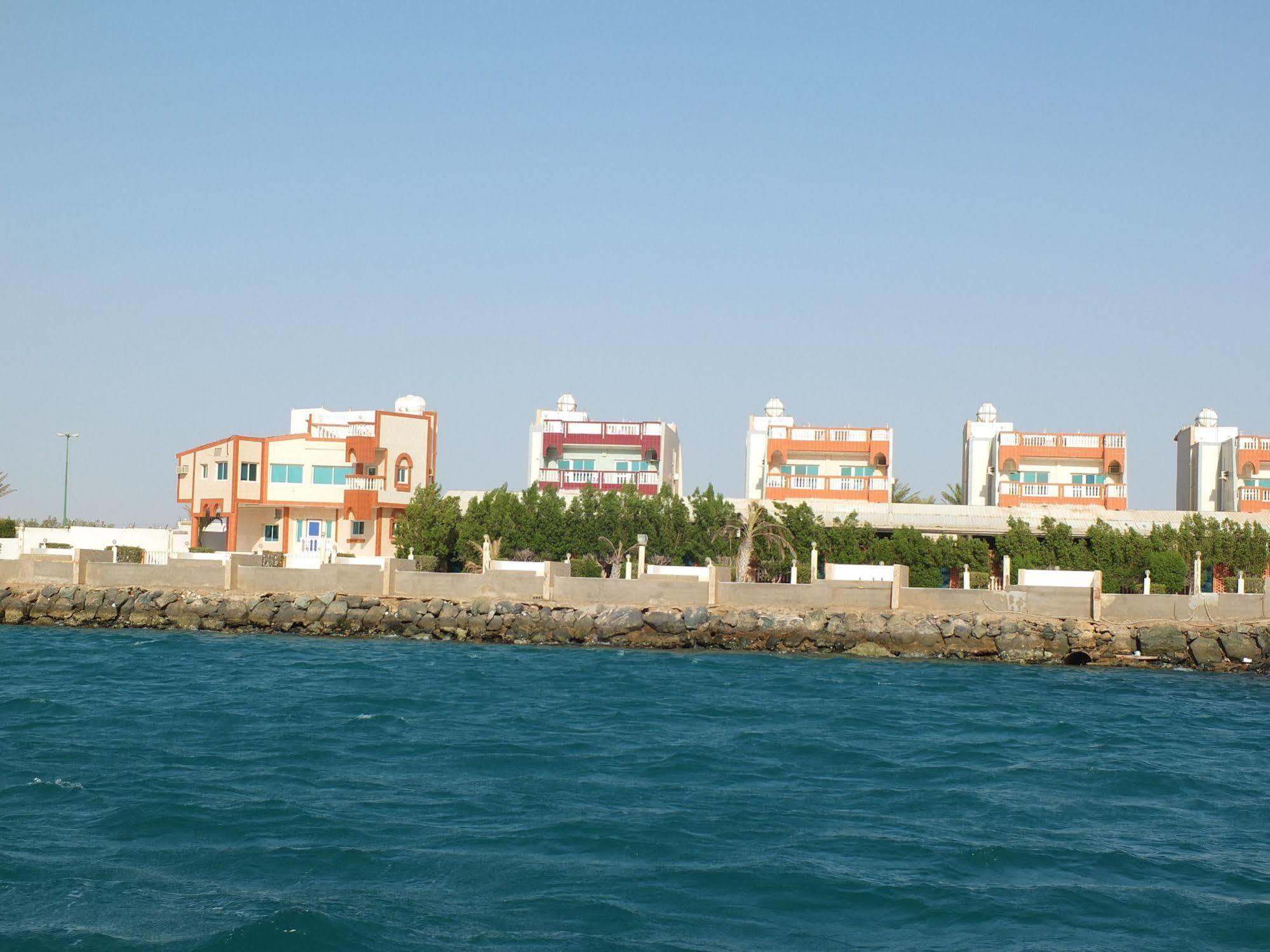 Al Ahmadi Plaza Resort Yanbu Exterior photo