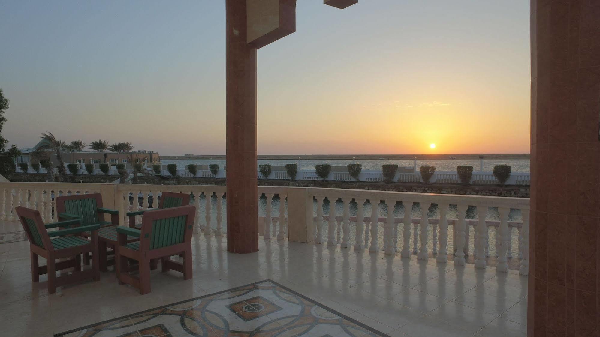 Al Ahmadi Plaza Resort Yanbu Exterior photo