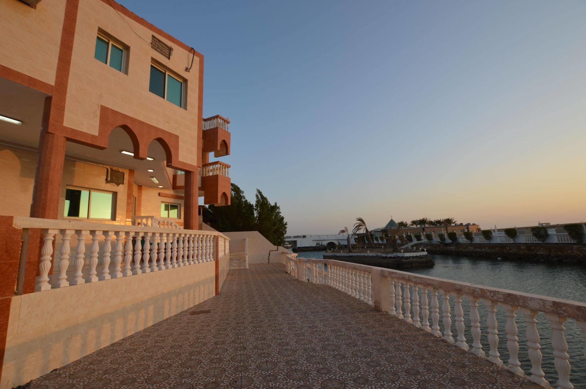 Al Ahmadi Plaza Resort Yanbu Exterior photo